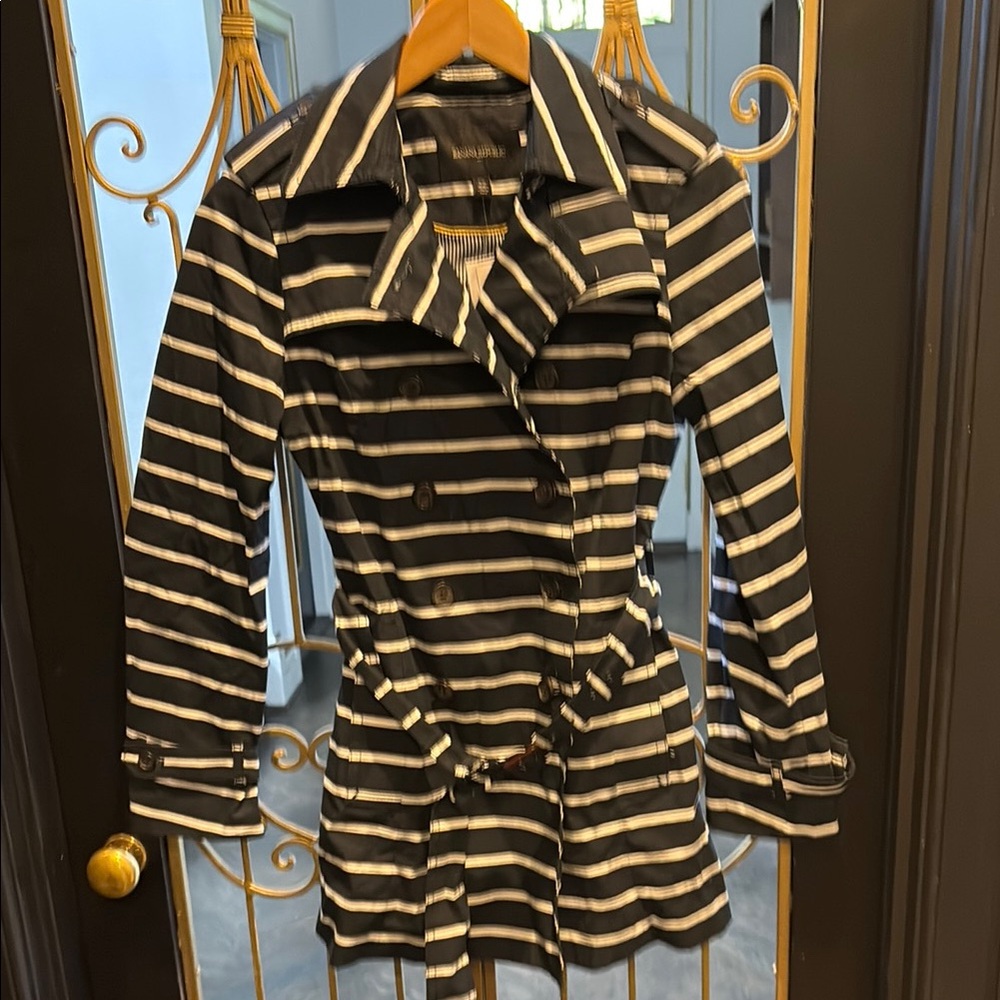 Striped blue and White Trench Coat double breasted banana republic xsmall nwt